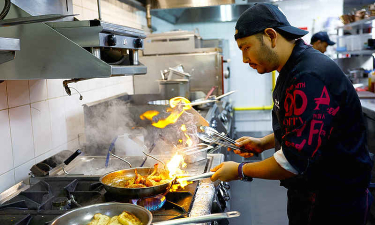 Dubai to debut restaurant  operated by an AI chef